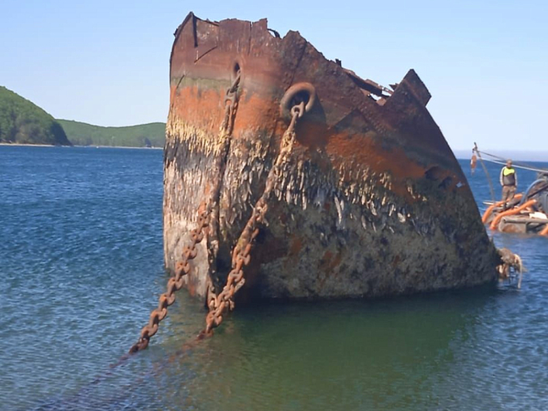 16 затонувших судов подняли из акваторий Приморья.