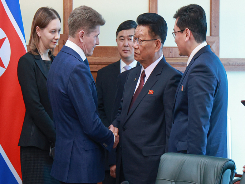 Губернатор Приморья встретился с делегацией Трудовой партии Кореи.