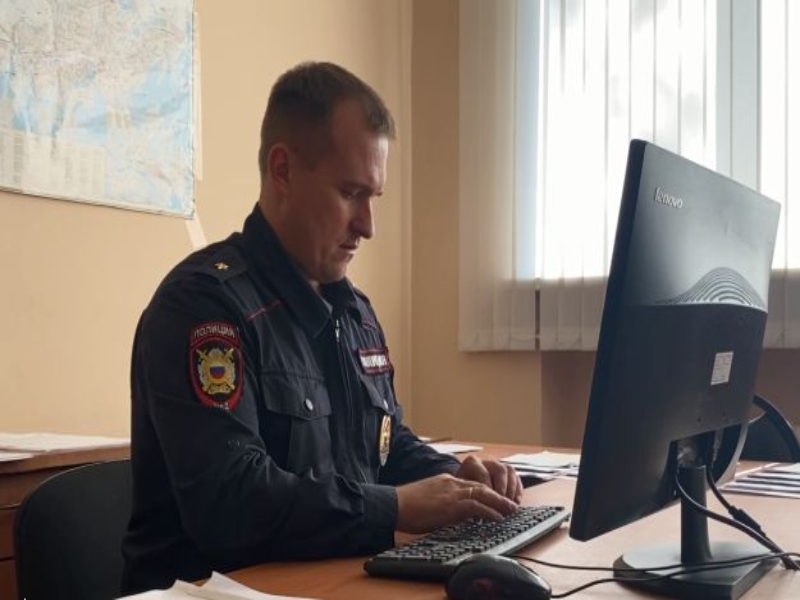 Голосуем за лучшего участкового уполномоченного Артема - майора полиции Сергея Ковалева.