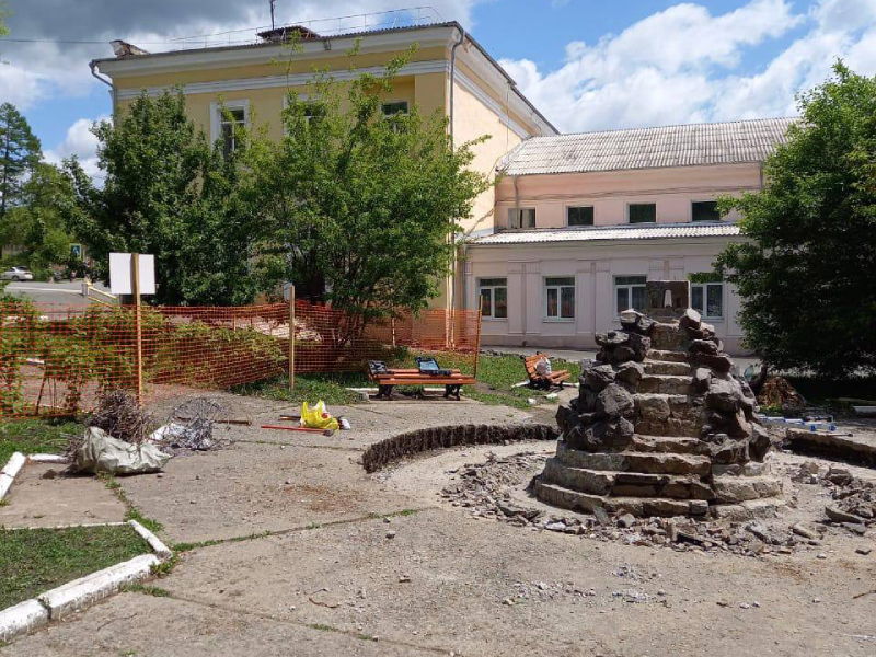 Работы по ремонту фонтана начаты в ТУ Артемовский.