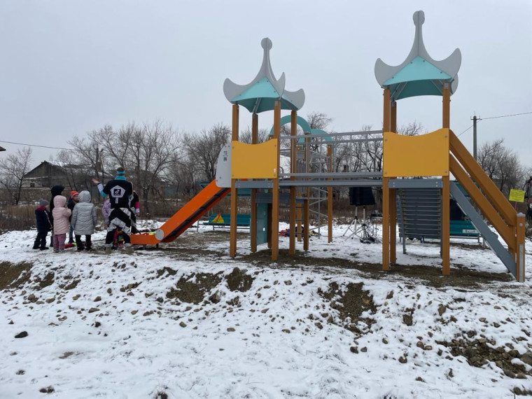Новая детская площадка по проекту ТОС «Иркутская» появилась в Артеме.