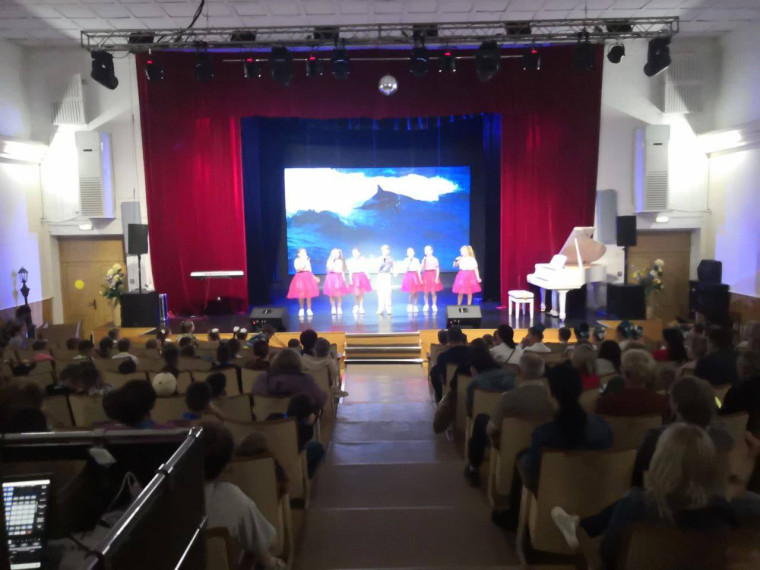 Концерт ко Дню защиты детей прошел в Детской школе искусств № 2.