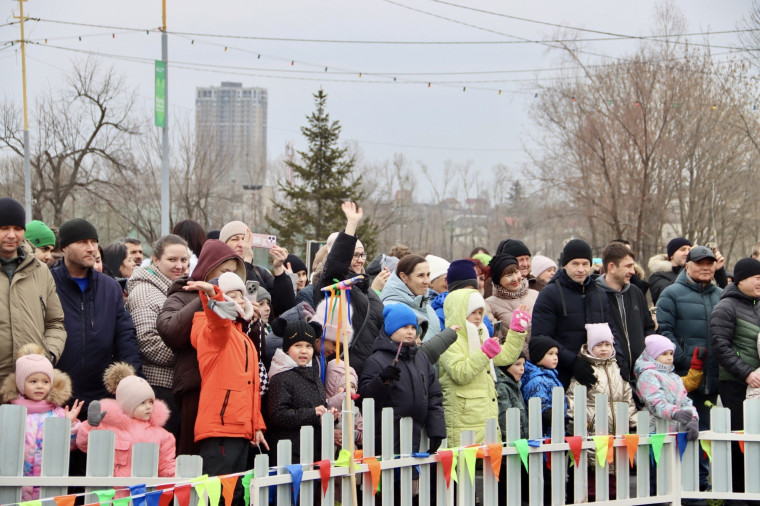 В Артёме проводили зиму.